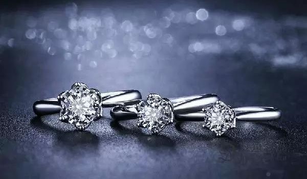 女士钻石戒指回收有哪几种渠道 回收价格上有区别吗