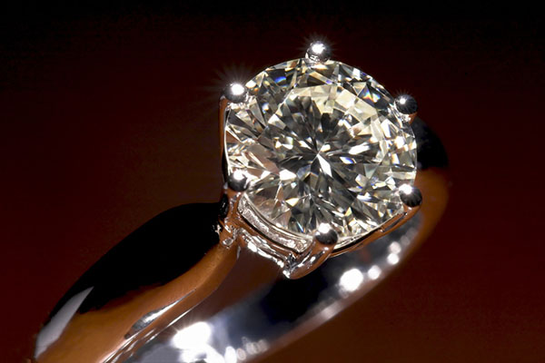 一克拉钻石回收行情如何 钻石重量和净度哪个是关键