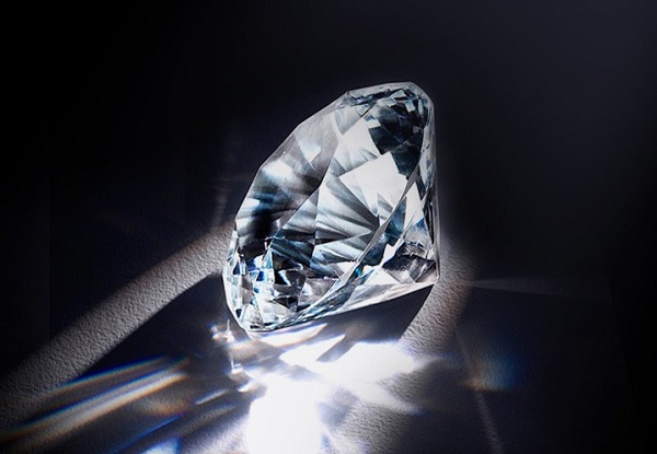 回收钻石注重火彩 好的切工能让钻石身价大涨