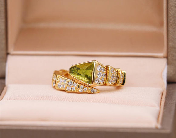 宝格丽钻石珠宝回收丝毫不逊 9成新蛇形戒指转手卖高价
