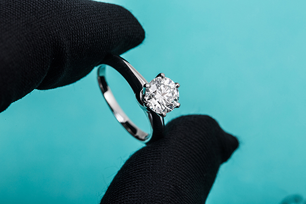 昂贵的钻戒沦为二手真的很难在回收钻石中获得高价吗？