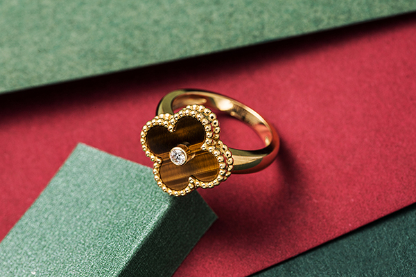 梵克雅宝单花镶钻戒指自带“光环” 回收奢侈品公司表示看好