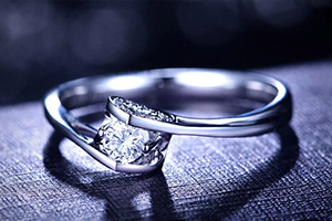 18K金钻石戒指回收多少钱 多大才有升值的可能