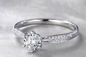 钻石戒指回收价格怎么算的 转卖值多少