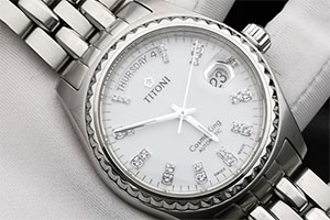 瑞士梅花镀金手表回收价格能够在几折