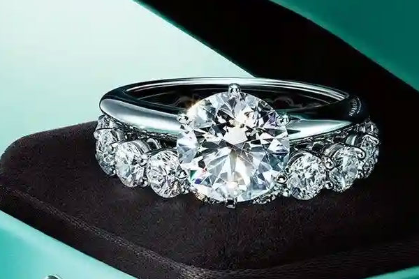 买钻石戒指哪个牌子好 这几款值得一买