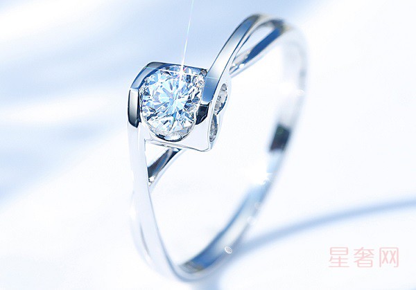 想知道钻石戒指回收保值性怎么样 这得问商家