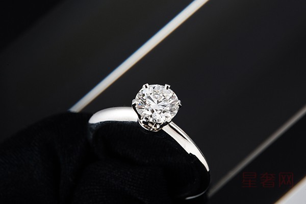 蒂芙尼铂金单钻戒指在钻石回收店的近况如何？商家：多多益善