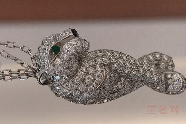 卡地亚豹纹是经典 这款豹子满钻奢侈品项链回收价格美了