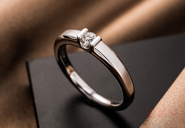 周大福钻石戒指回收价格有看头，普通品牌也能得高价