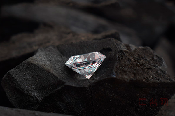 买就不值钱的钻石回收价格大揭秘，贬值背后有这些故事