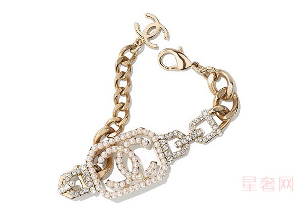 香奈儿珍珠手链奢侈品二手回收 饰品类似乎并不被看好