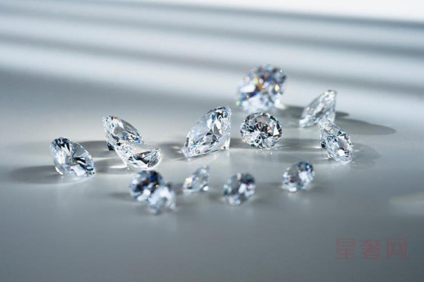 星光熠熠的钻石图片