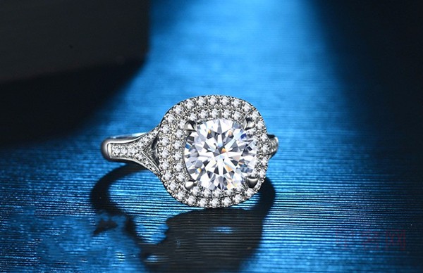 二手蓝色多瑙河 白18K金钻戒克拉钻石戒指群镶结婚钻戒图