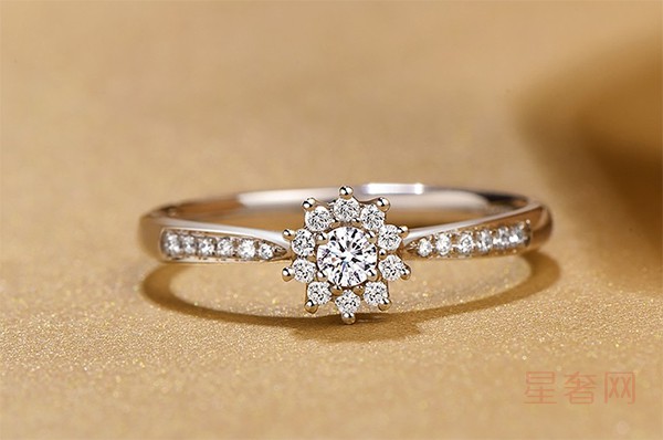 二手莱绅通灵珠宝求婚钻戒女结婚戒指订婚钻石戒指图