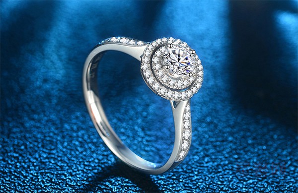 二手蓝色多瑙河白18K金40分钻石戒指显钻结婚繁星款图