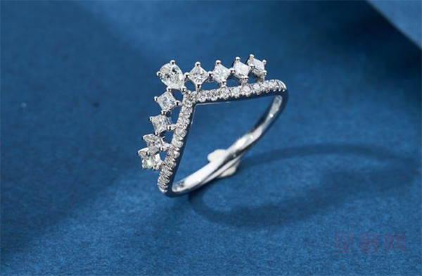 二手蓝色多瑙河异彩系列18K金群镶水滴钻公主方钻钻石戒指图