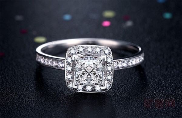 二手珂兰稀缺枕形公主方异形钻石戒指女结婚求婚女戒定制王妃T 图