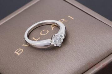 原价两万的钻石戒指回收多少钱算高价