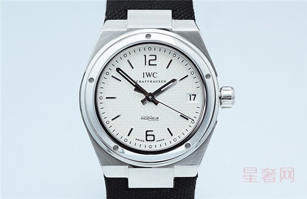 万国手表原价在4万的二手表回收多少钱