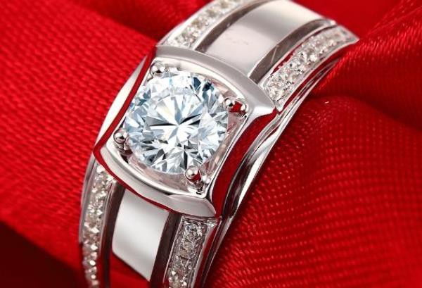 钻石戒指几折回收好 三十分以上才有回收价值