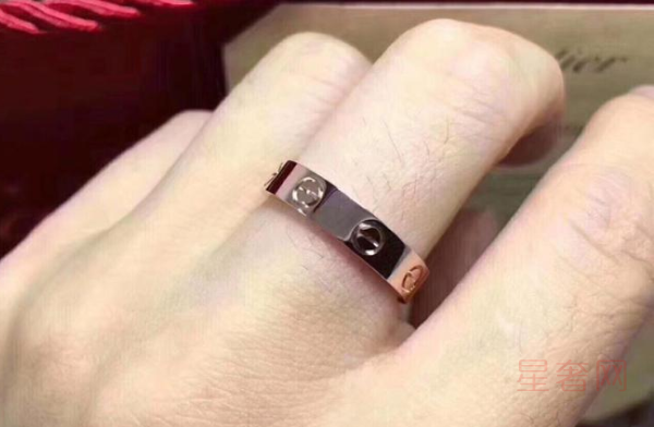 前不久在专卖店买的卡地亚戒指回收吗