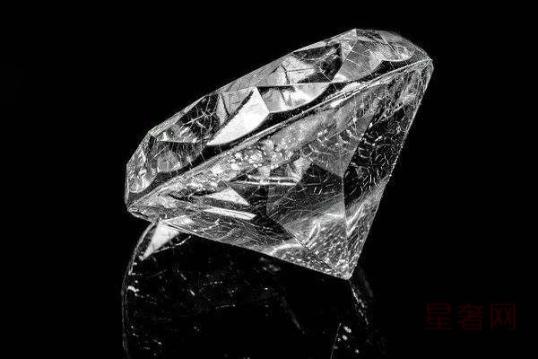 锆石和钻石的区别主要体现在哪些方面