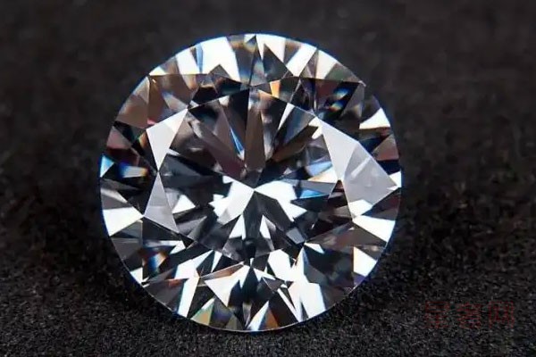 钻石选什么颜色和净度合适 这样挑选性价比高